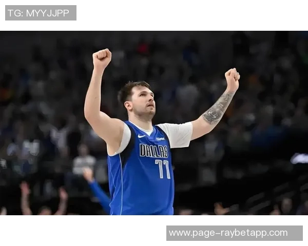 湖人半场领先独行侠东契奇表现出色艾顿状态低迷克里斯蒂贡献15分